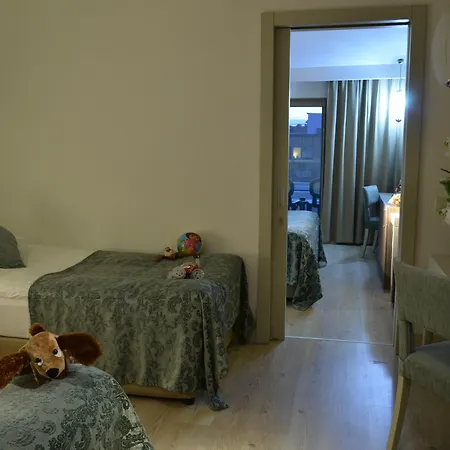 Hotel Port Side 5*
