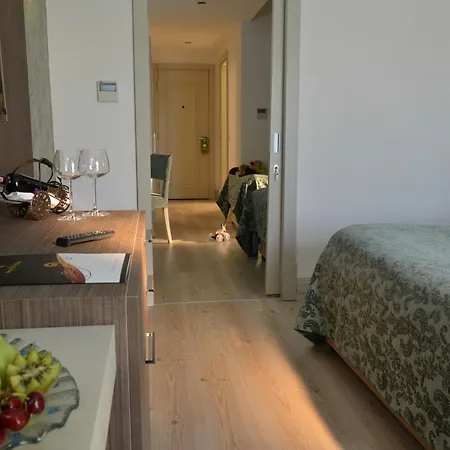 Hotel Port Side 5*