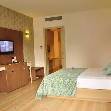 Hotel Port Side